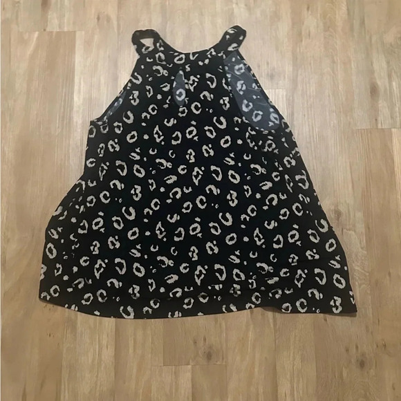 TORRID BLACK / PINK CHEETAH LEOPARD PRINT BLOUSE TANK SIZE 0 KEYHOLE BACK BUTTON - Picture 4 of 6